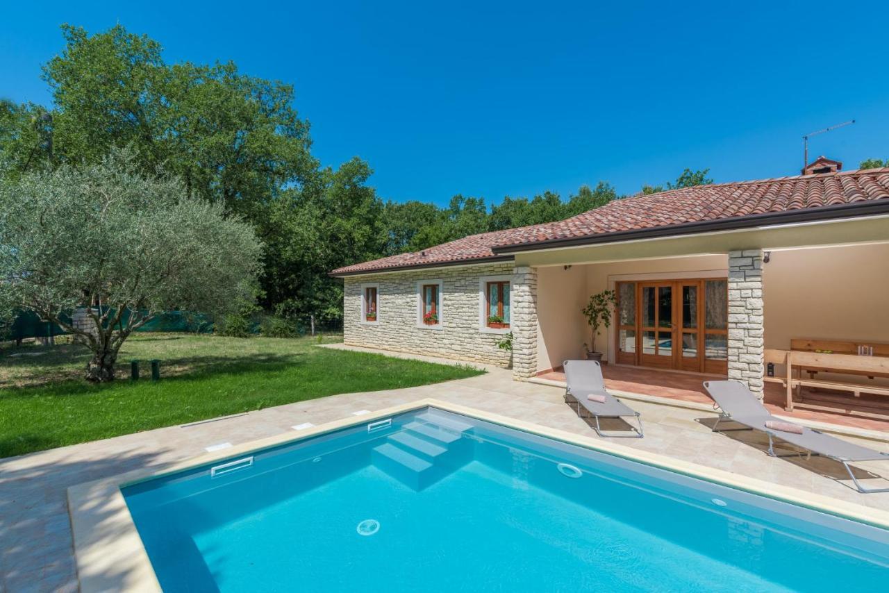 Villa Mirabella อูมัค ภายนอก รูปภาพ