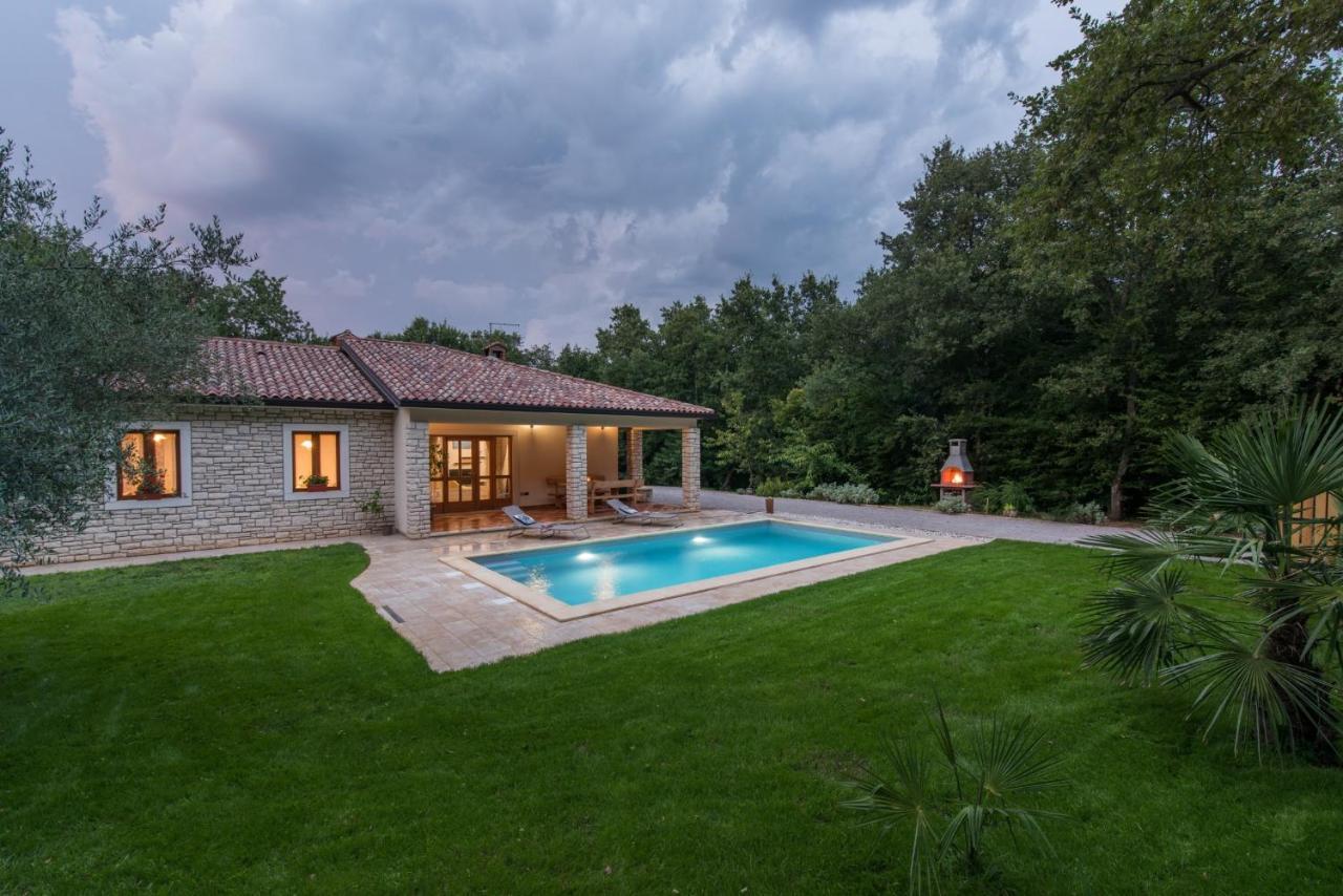 Villa Mirabella อูมัค ภายนอก รูปภาพ
