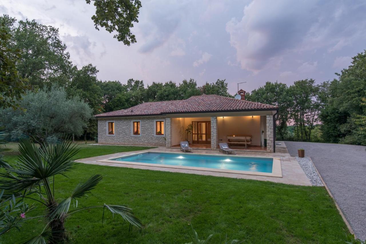 Villa Mirabella อูมัค ภายนอก รูปภาพ