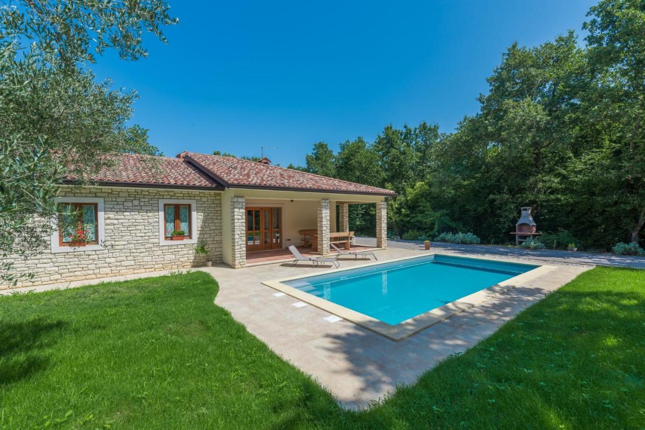 Villa Mirabella อูมัค ภายนอก รูปภาพ